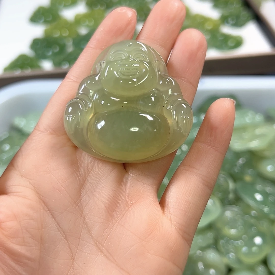 初***见蛇纹石玉未镶嵌颈饰