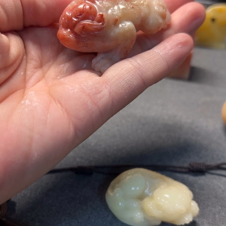 潜***用昌化石印石寿山石雕刻的艺术品有很多种类