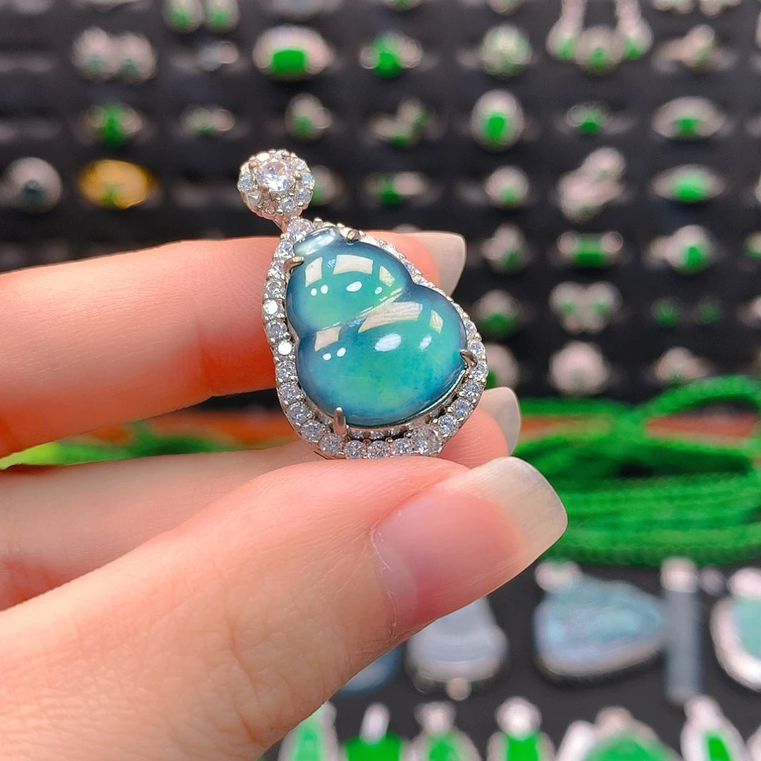 五***室翡翠未镶嵌吊坠(不含链)