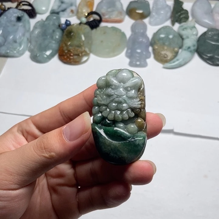翡翠未镶嵌颈饰达摩21