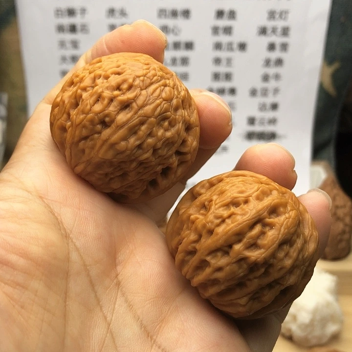 文玩核桃把件铁锤，边39