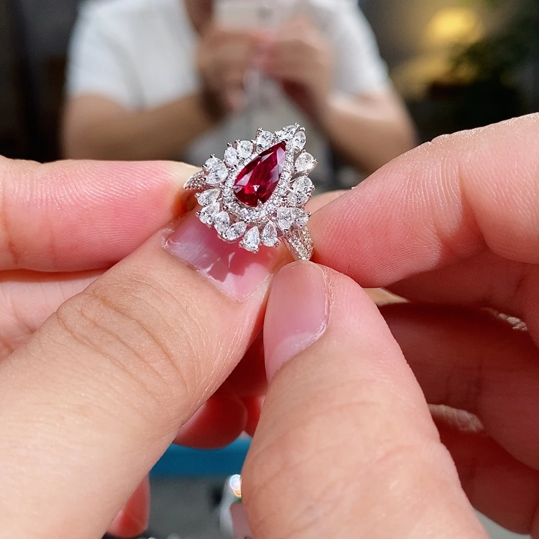 18K金镶嵌戒指红宝石1.19ct