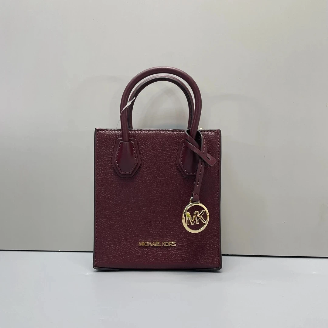 99新 MICHAEL KORS/迈克高仕 酒红迷你琴谱斜挎包15*17*6cm
