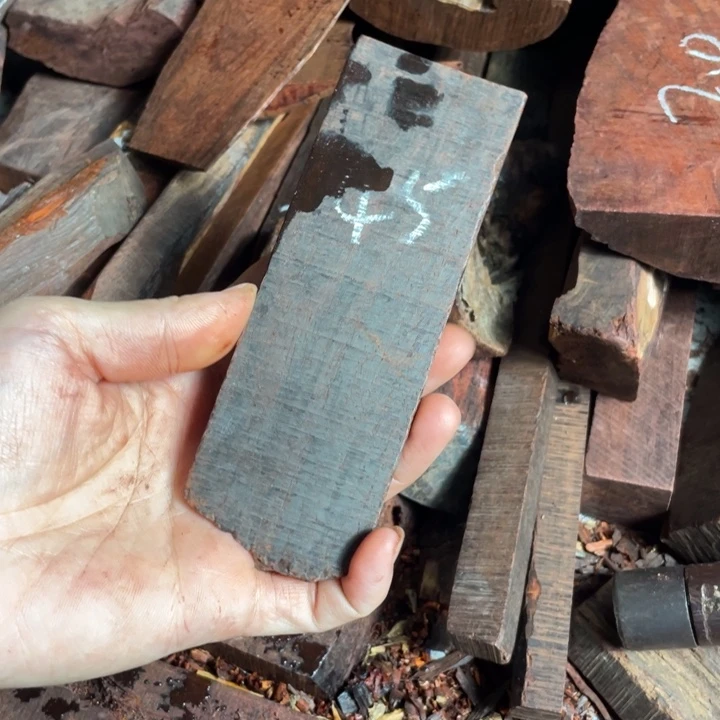 随***性檀香紫檀（小叶紫檀）