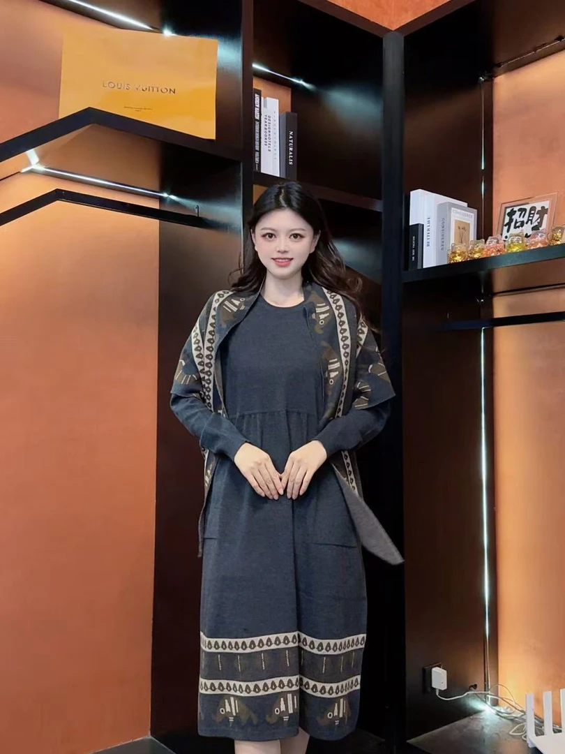 02 DD新款气质时尚显瘦百搭半高领大码洋气连衣裙