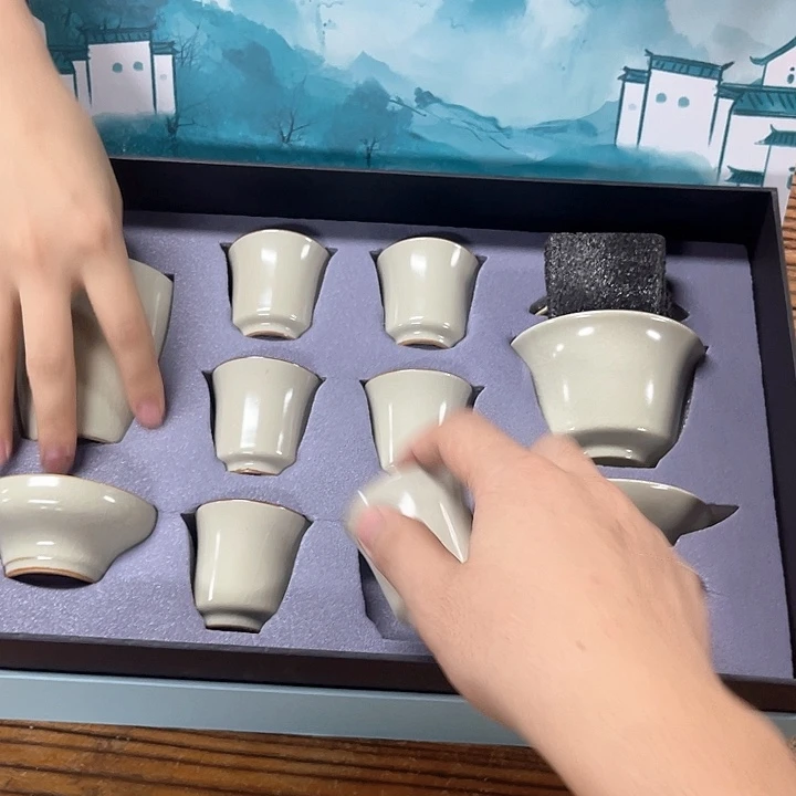 孤品茶具套装等。