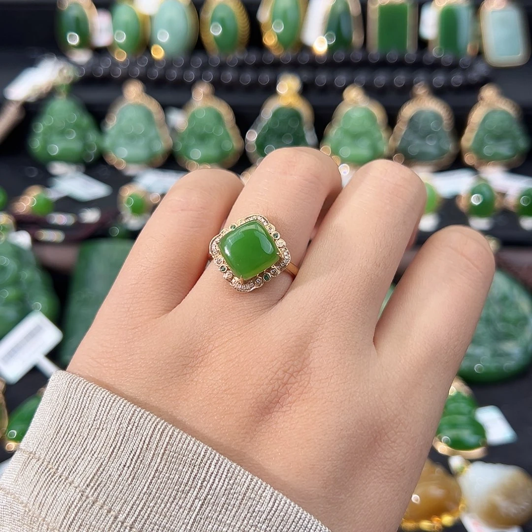 和田玉18K金镶嵌戒指