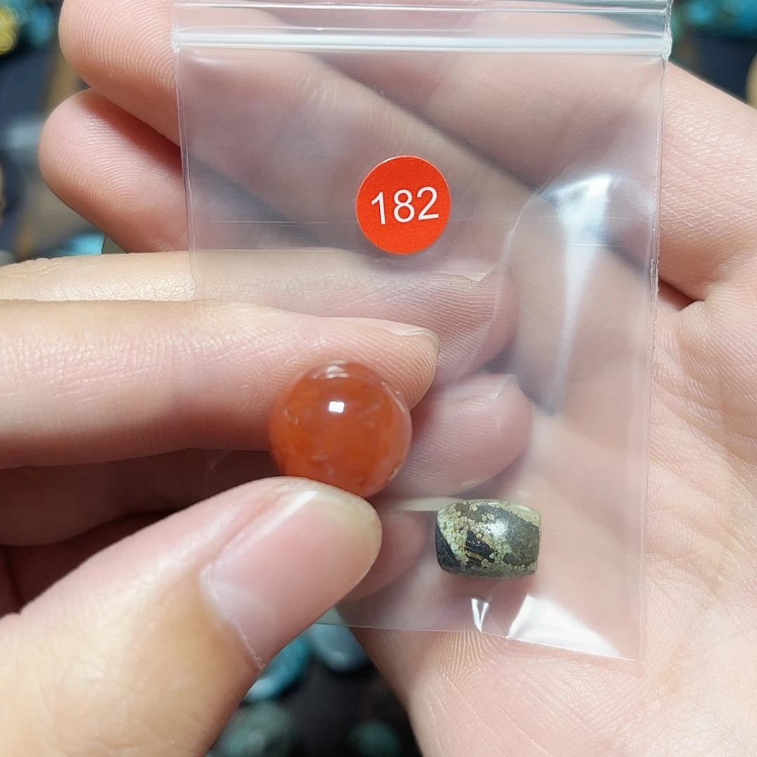 杉***湖玛瑙/玉髓未镶嵌圆珠桶珠老型手串！！