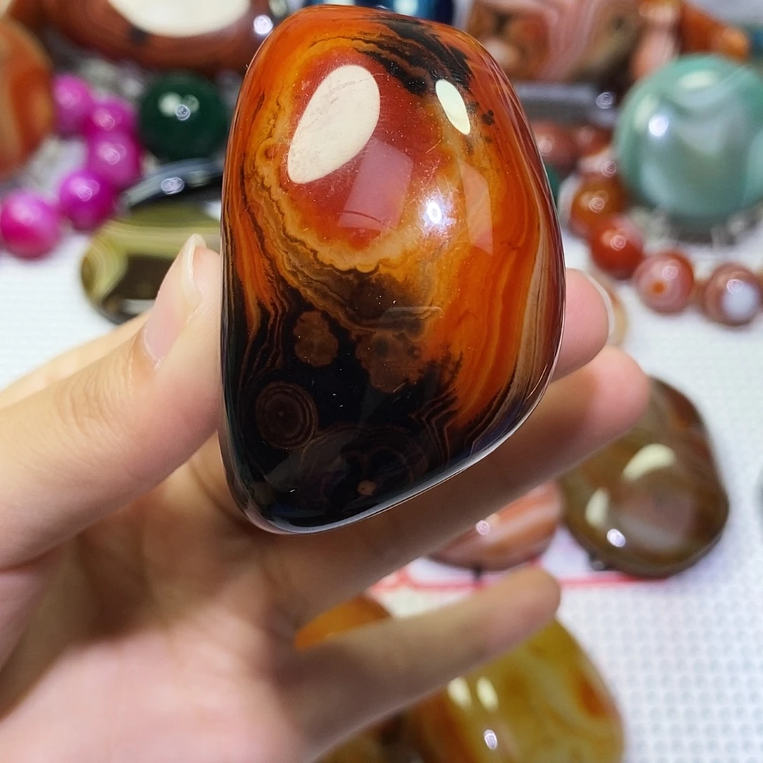 大***山未镶嵌玛瑙/玉髓珠宝奇石