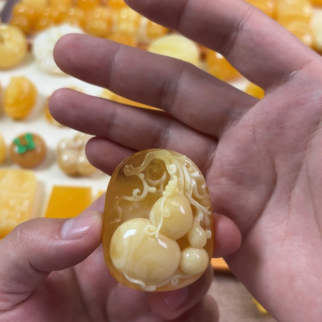 c***h蜜蜡未镶嵌裸石葫芦