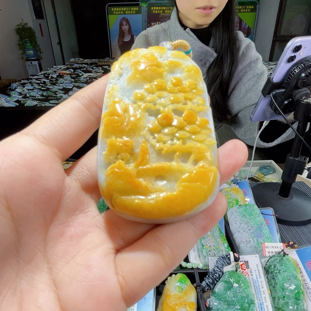 颈饰未镶嵌翡翠一