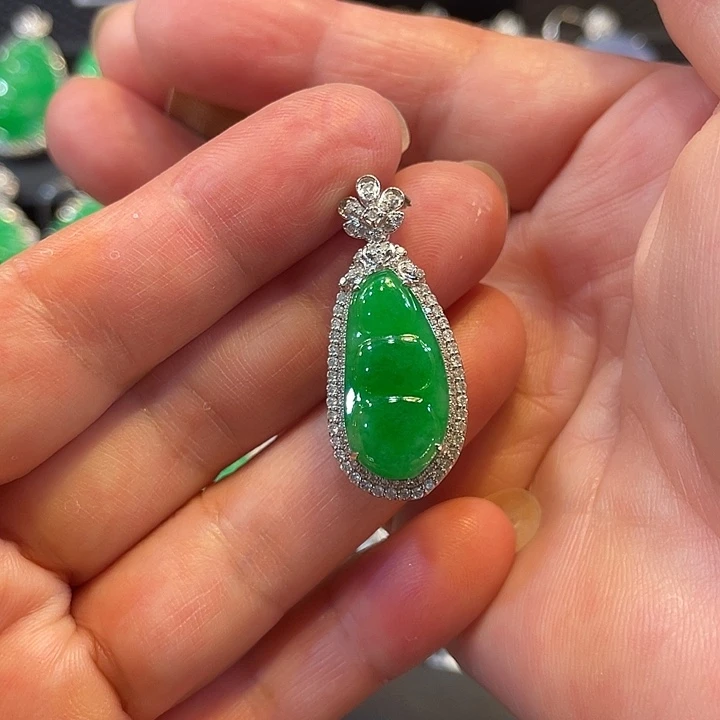 翡翠18K金镶嵌吊坠(不含链)天然缅甸翡翠A货