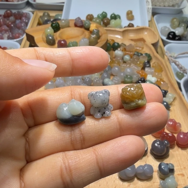 六***哈和田玉未镶嵌珠宝半成品