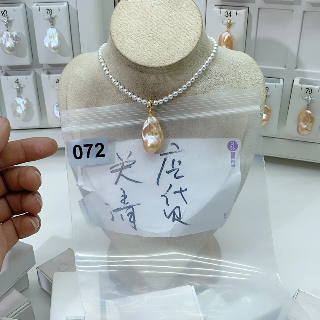 淡水珍珠颈饰合金