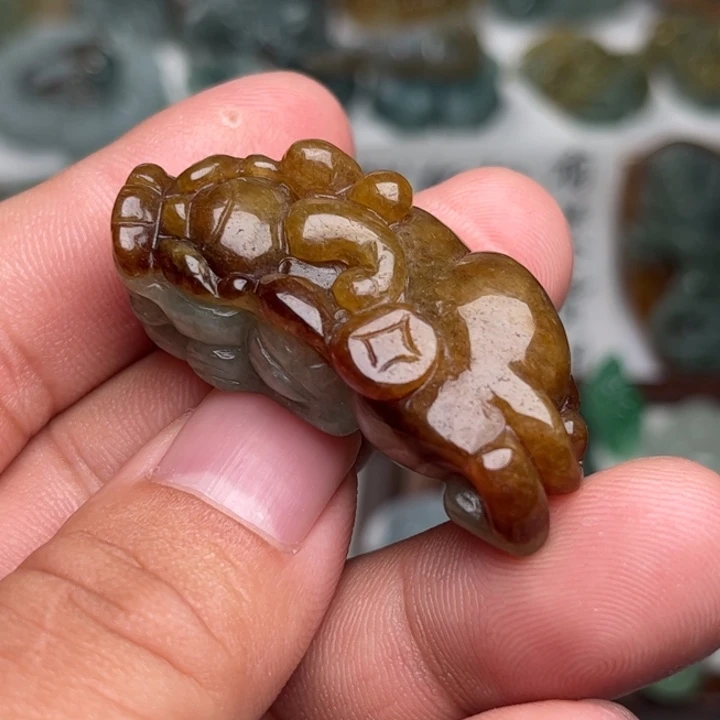 颈饰未镶嵌翡翠貔貅