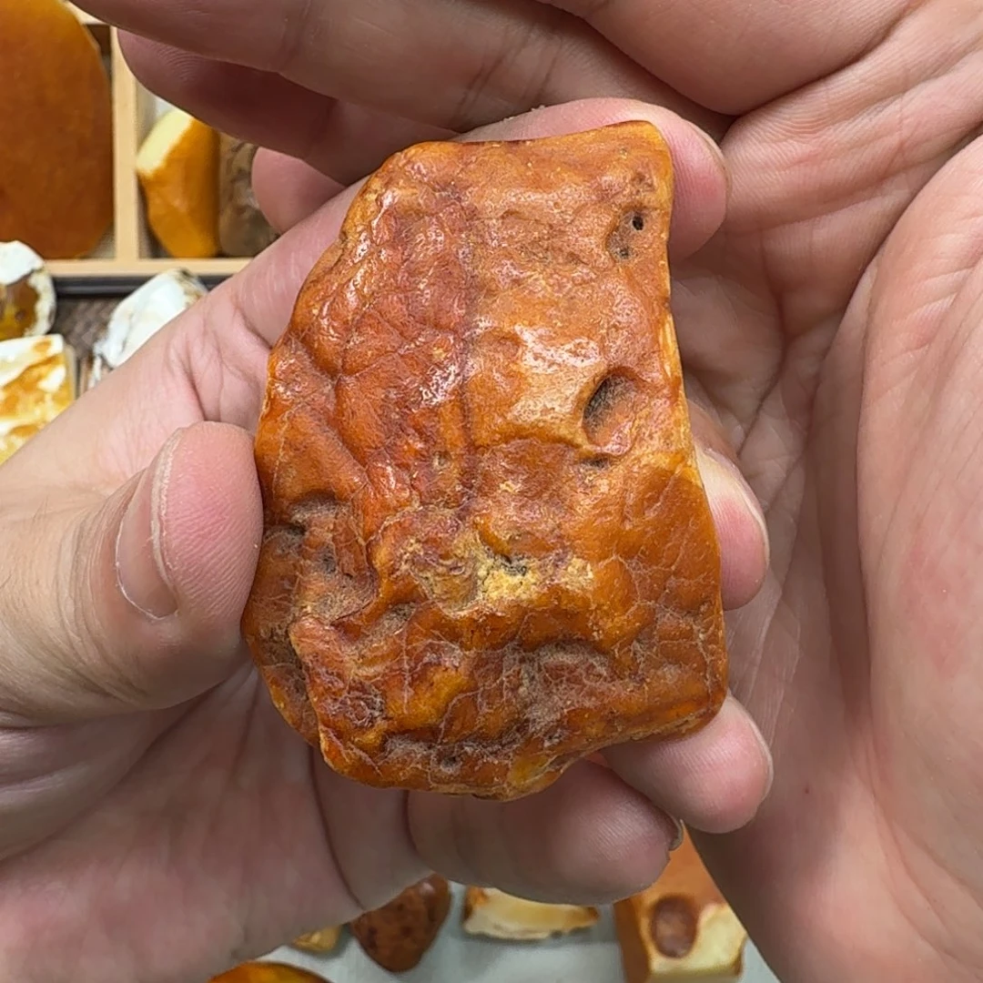 未镶嵌琥珀珠宝奇石