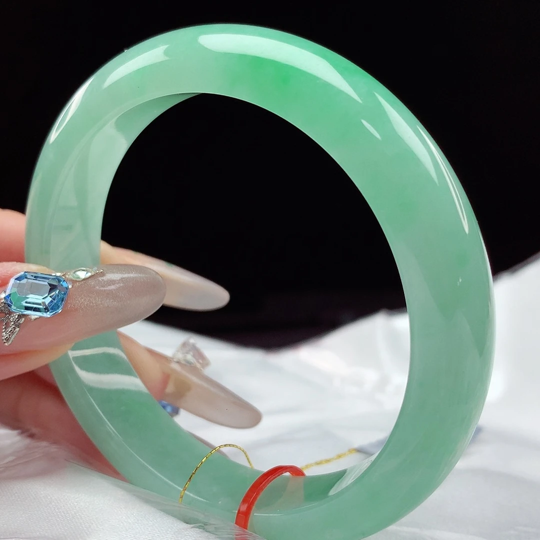 翡翠手镯未镶嵌56圈4751