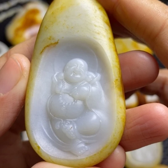 和田玉颈饰未镶嵌