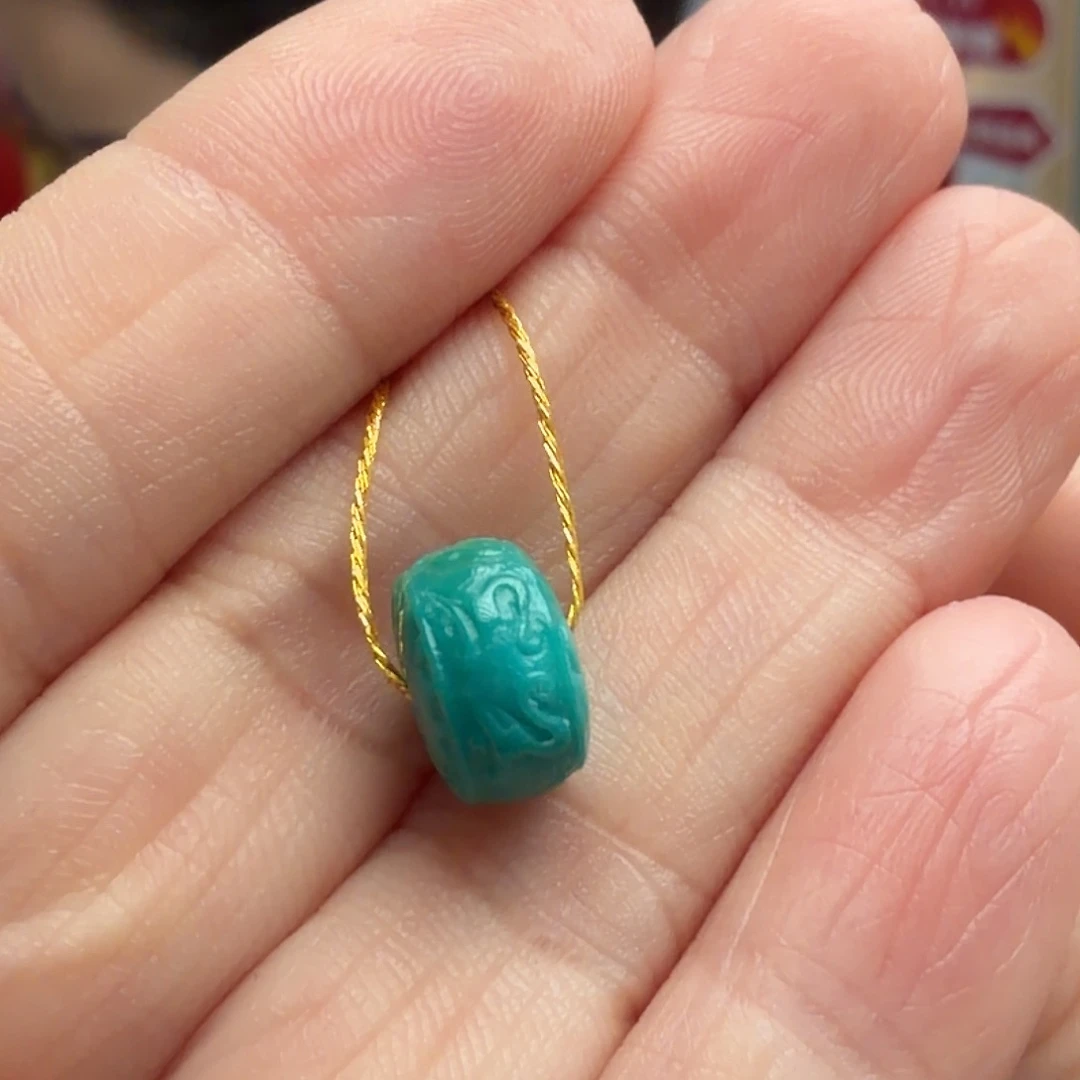 绿松石未镶嵌颈饰