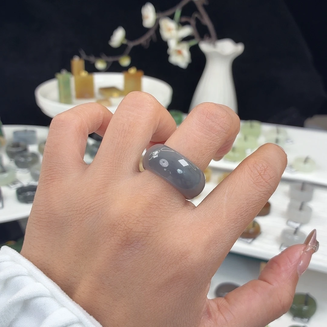 和田玉（糖玉）未镶嵌戒指Q67青花轮胎17.2不退换