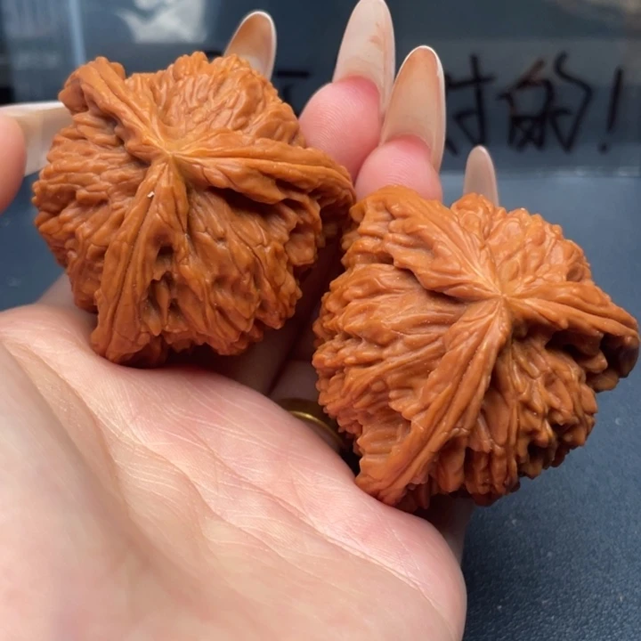 啊***休文玩核桃吊坠白狮子