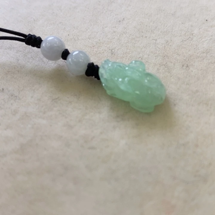 翡翠挂件未镶嵌敏*