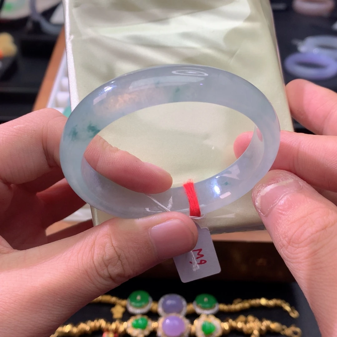 翡翠未镶嵌手镯冰贵妃飘碎花