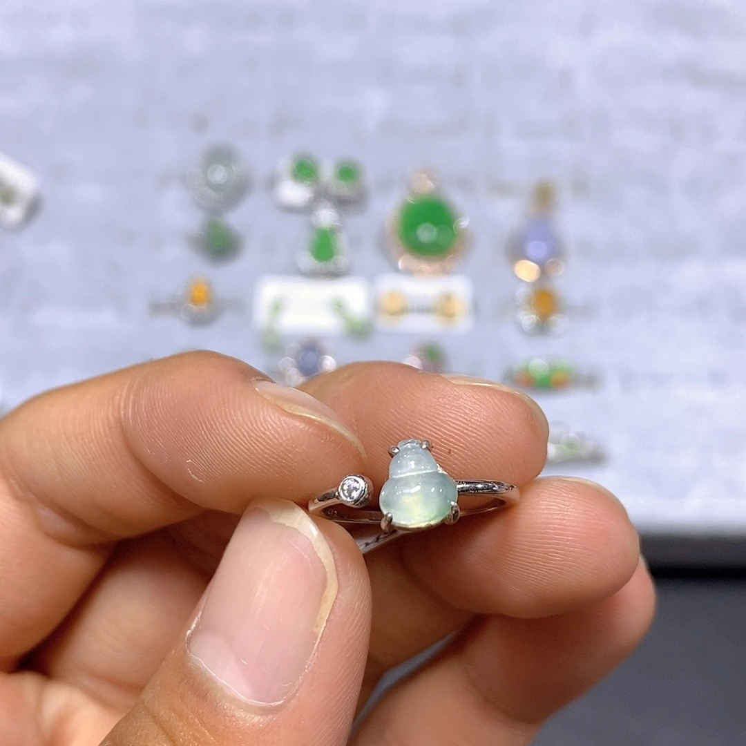 翡翠戒指银S925镶嵌7号
