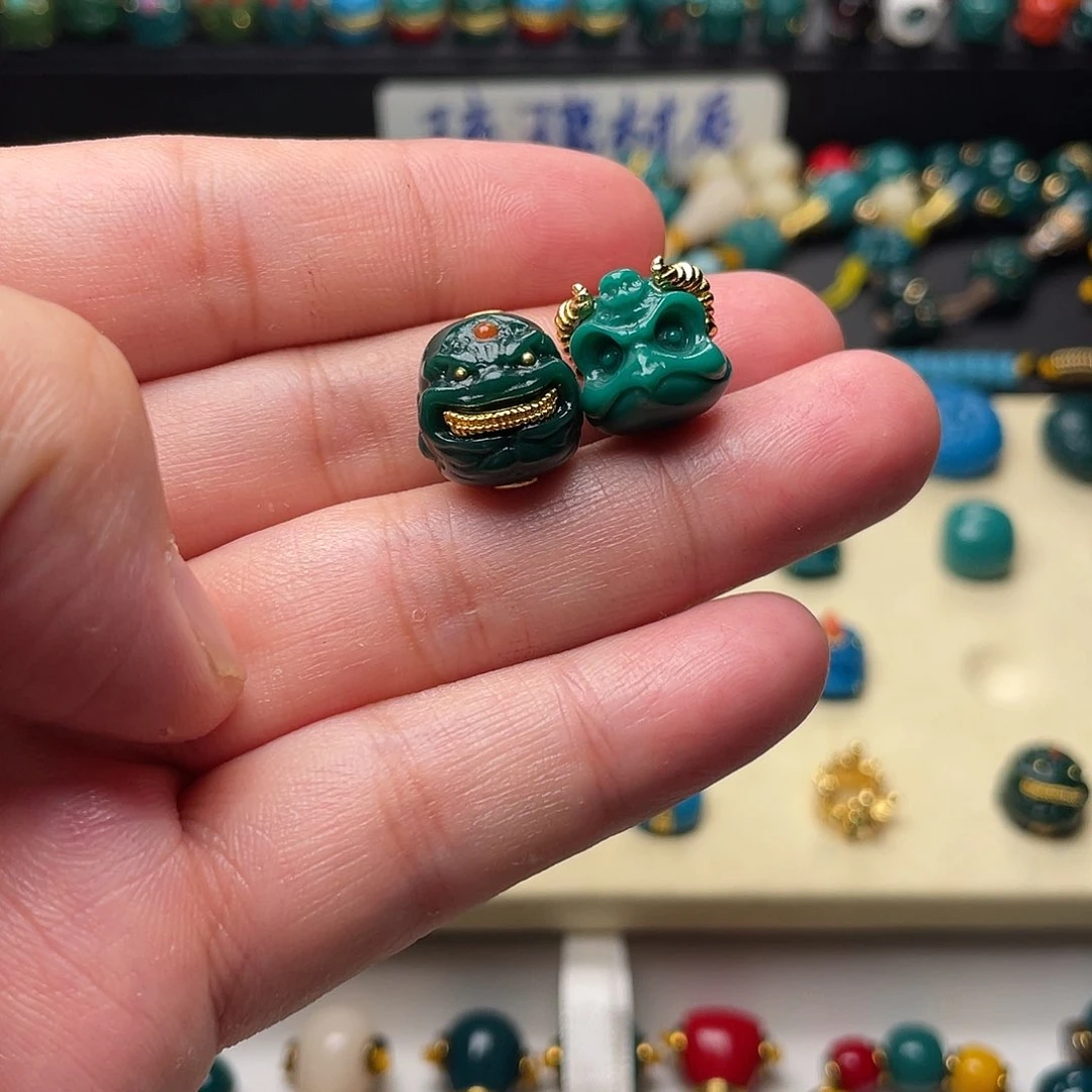 玻璃颈饰琉璃材质