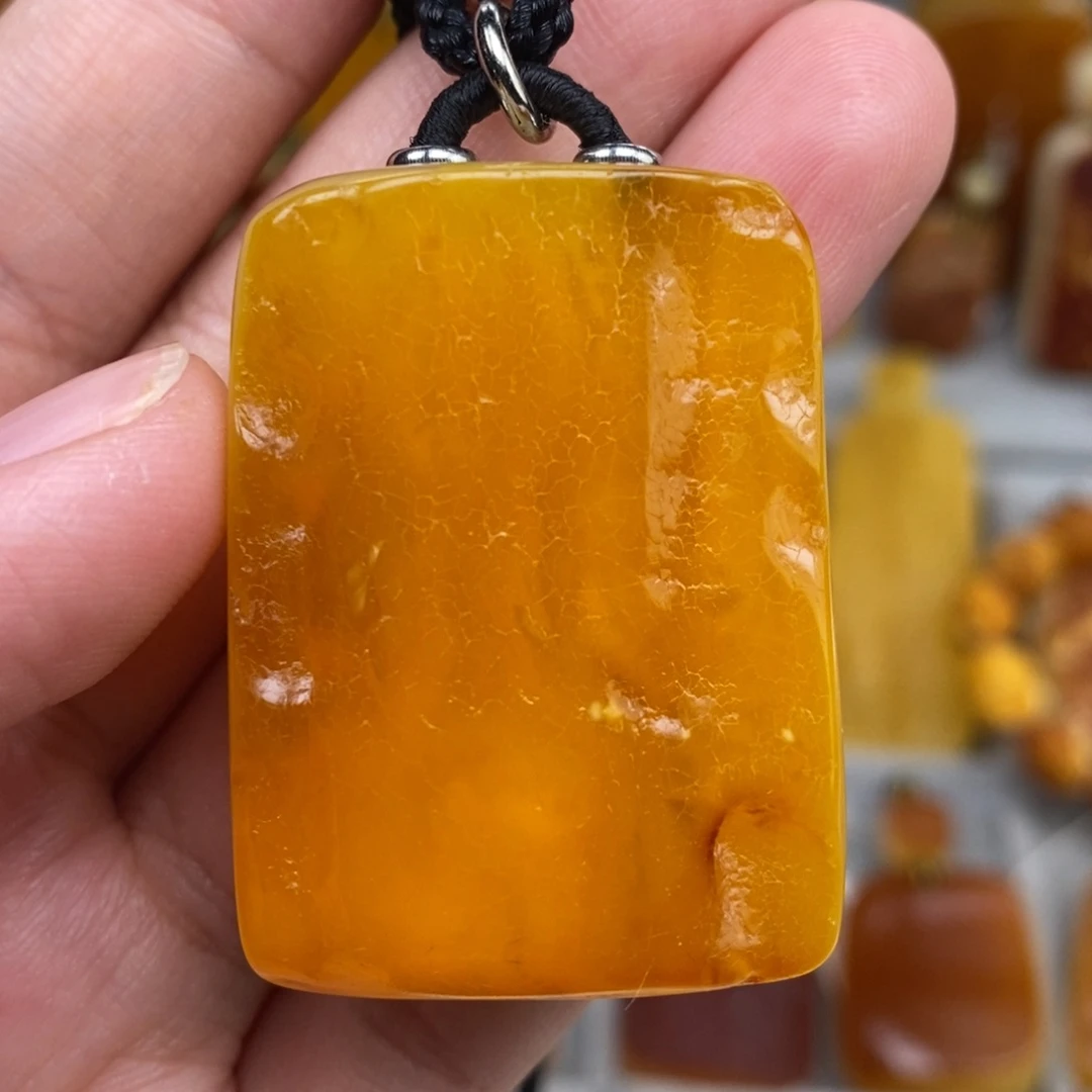 未镶嵌琥珀珠宝奇石