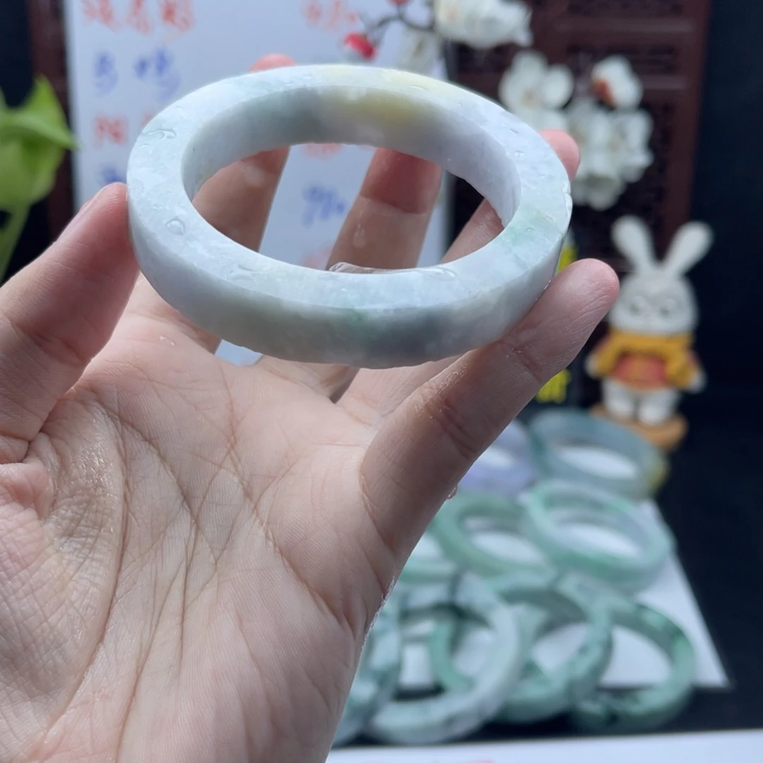 未镶嵌手镯定制翡翠