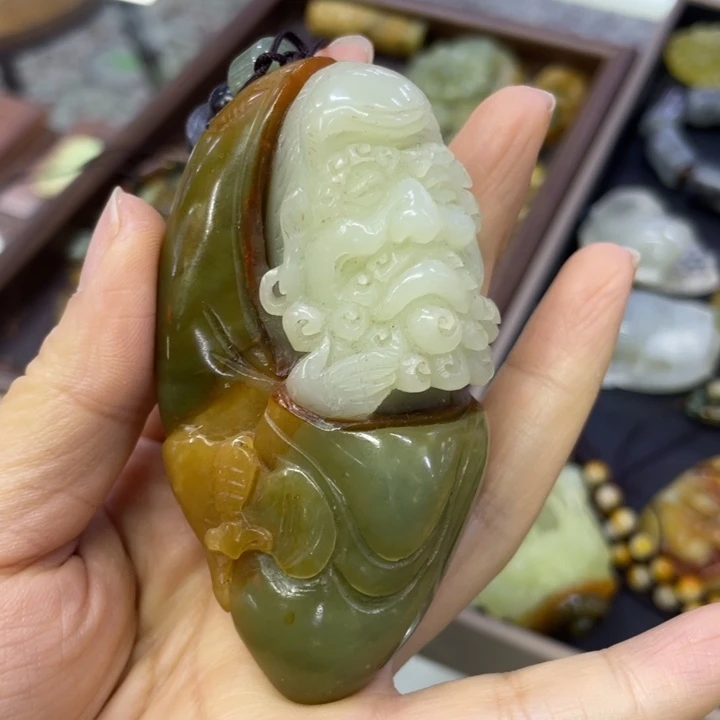 未镶嵌蛇纹石玉颈饰