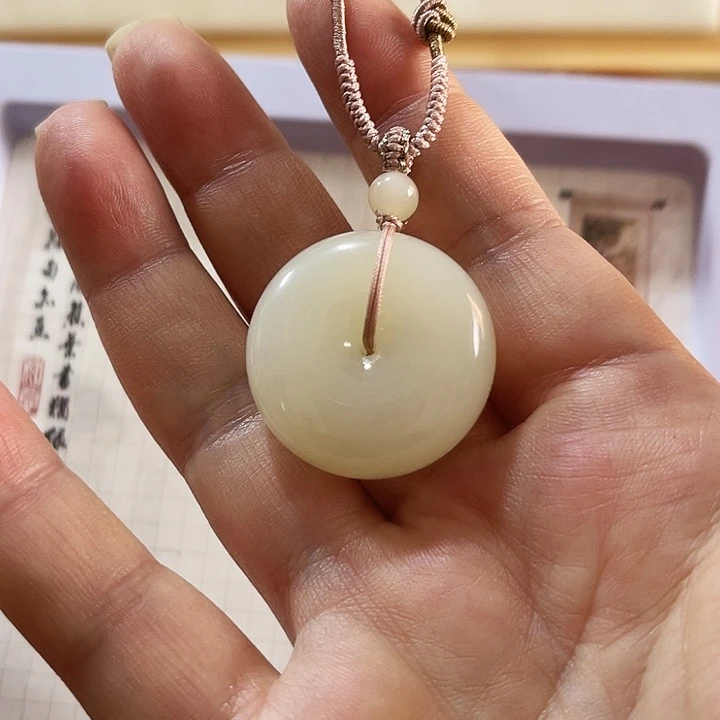 ღ****和田玉未镶嵌颈饰