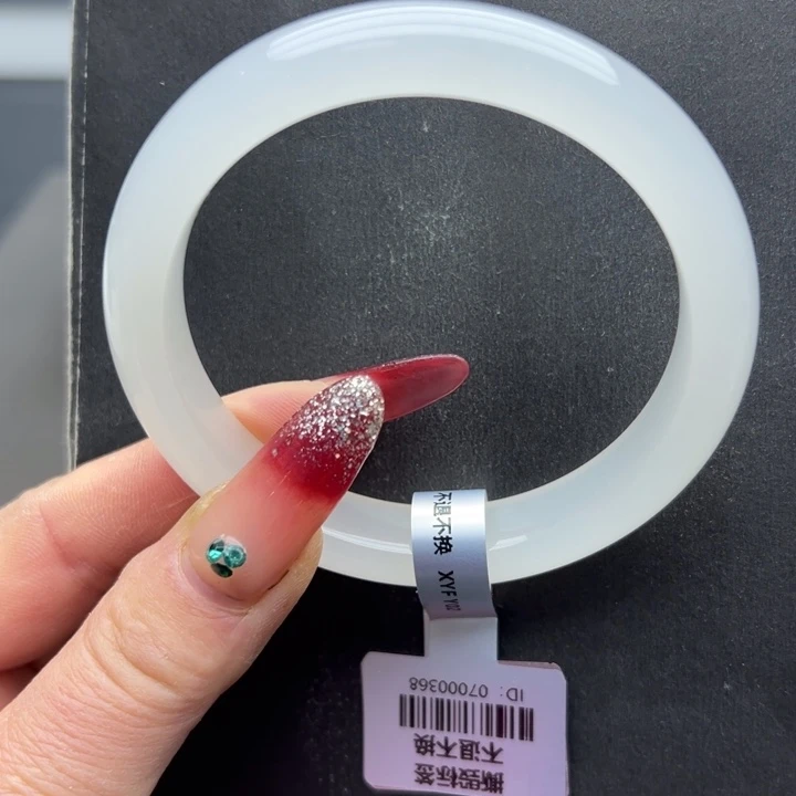 石英质玉未镶嵌手镯秀秀63