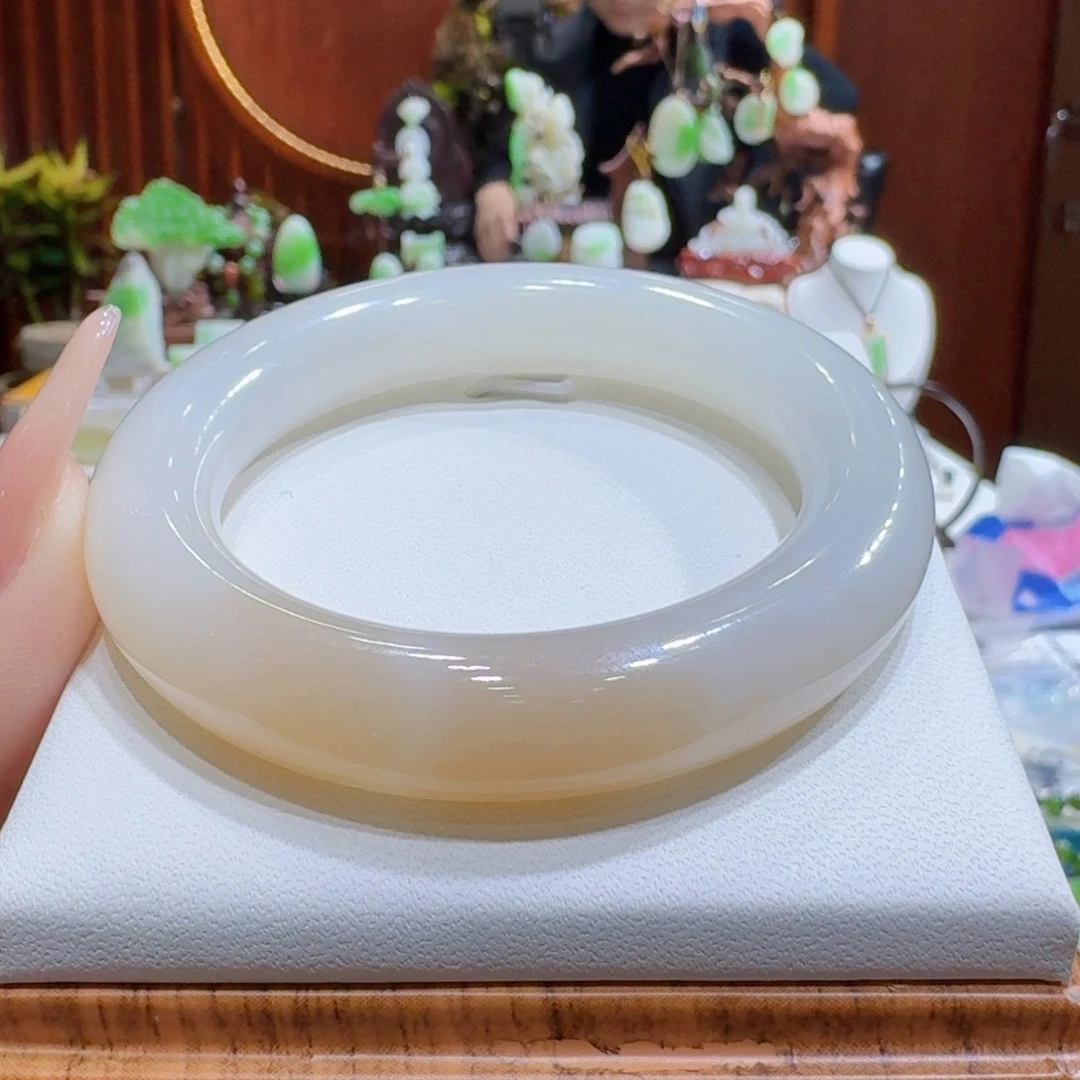 和田玉藕粉5354未镶嵌卷****?