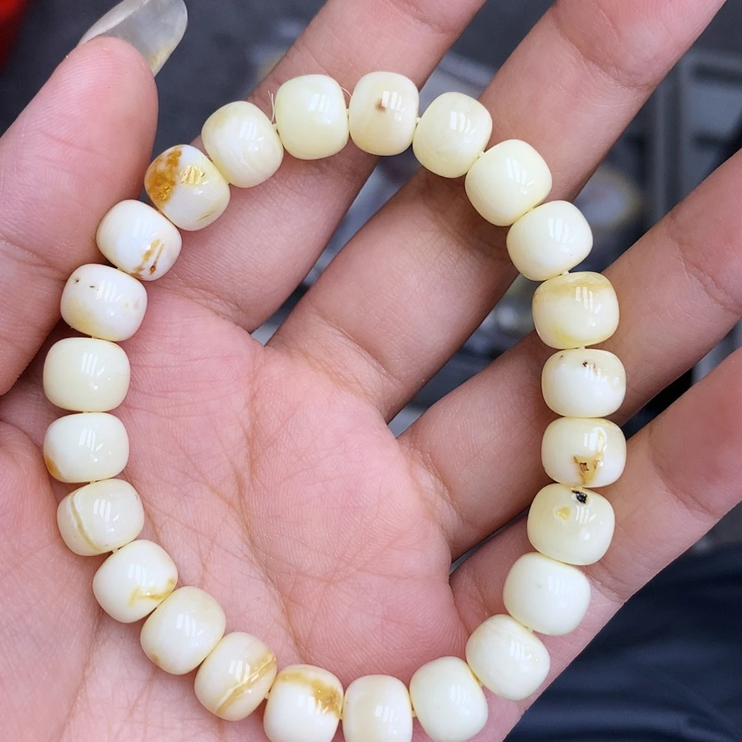 未镶嵌琥珀珠宝奇石