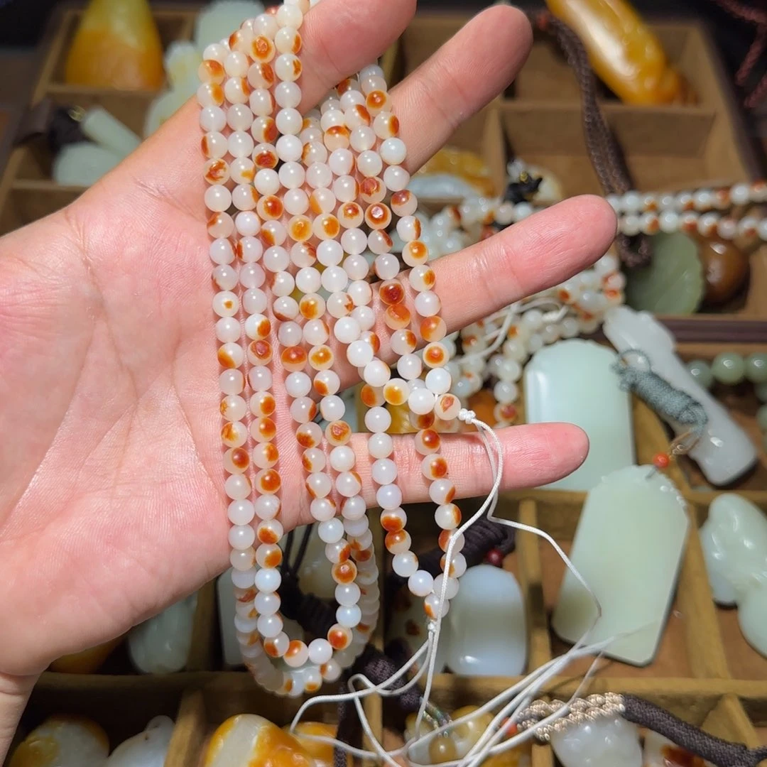 和田玉挂件未镶嵌钱***?