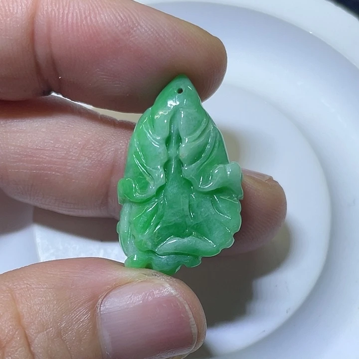 翡翠未镶嵌颈饰绿白菜吊坠