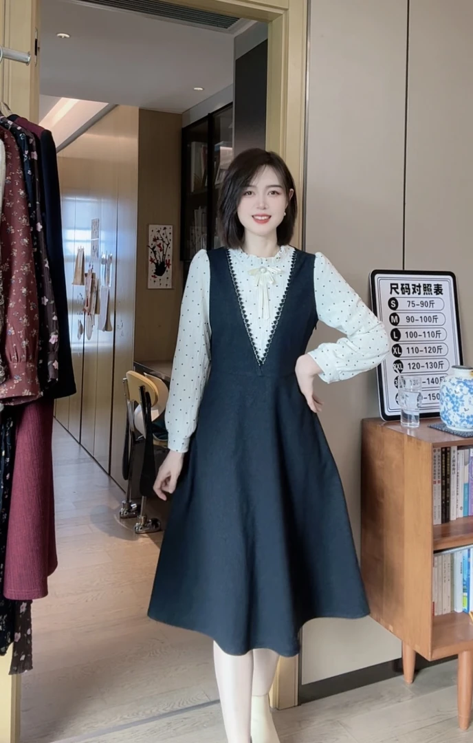 大H【暮色暖冬】法式木耳领蕾丝拼接秋冬裙收腰显瘦网红A字连衣裙