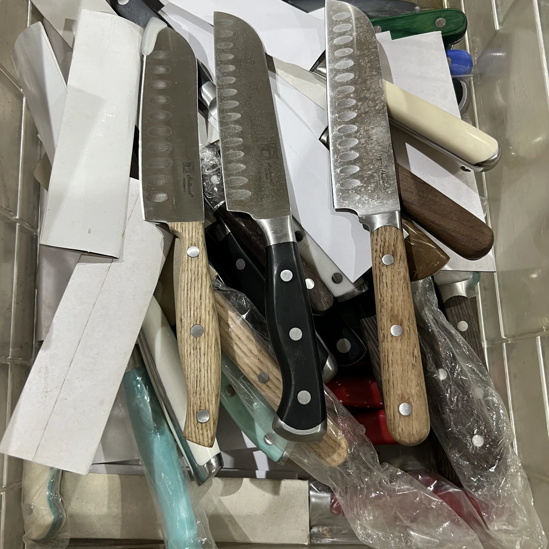 出欧美品牌小三德盒子一支（品牌款式顺序发，微瑕）
