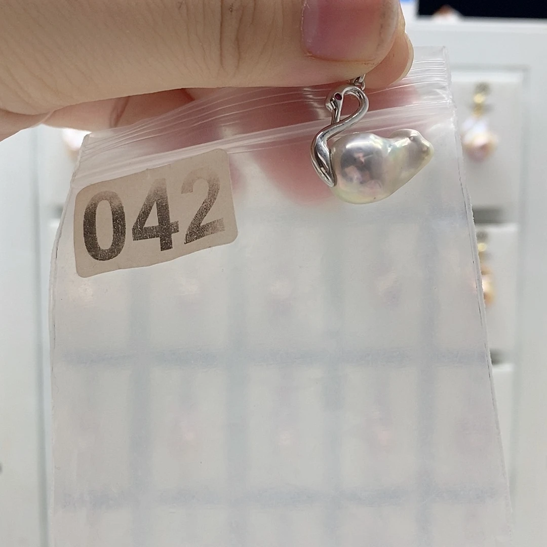 淡水珍珠合金颈饰