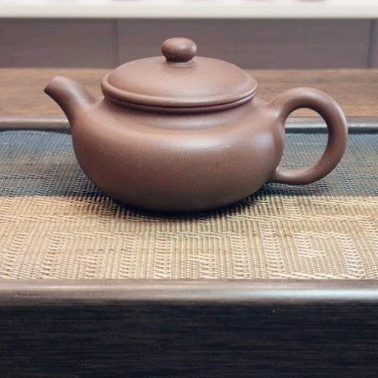茶壶紫砂黄龙山原矿底槽清半手工（140 cc,