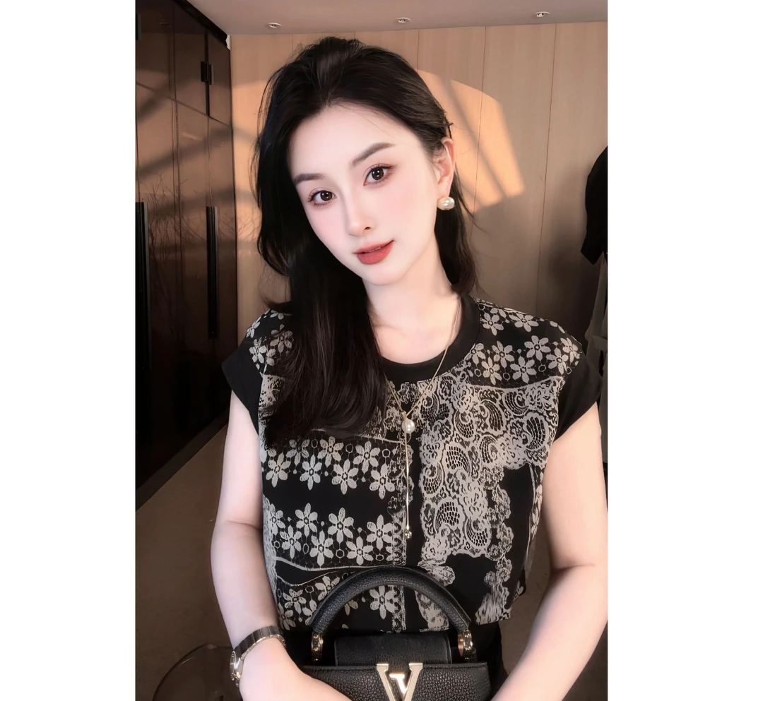 【新】2025新款气质简约时尚纯色上衣女百搭T恤网红上衣6153