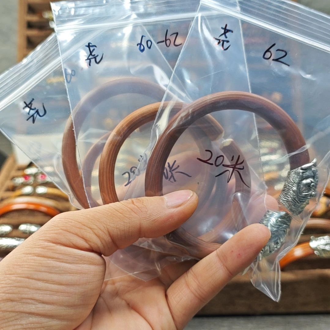 A***尧木质非金属金刚藤手镯。