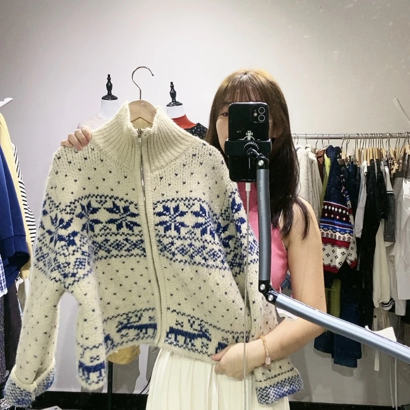 【闪购商品】雪花开衫