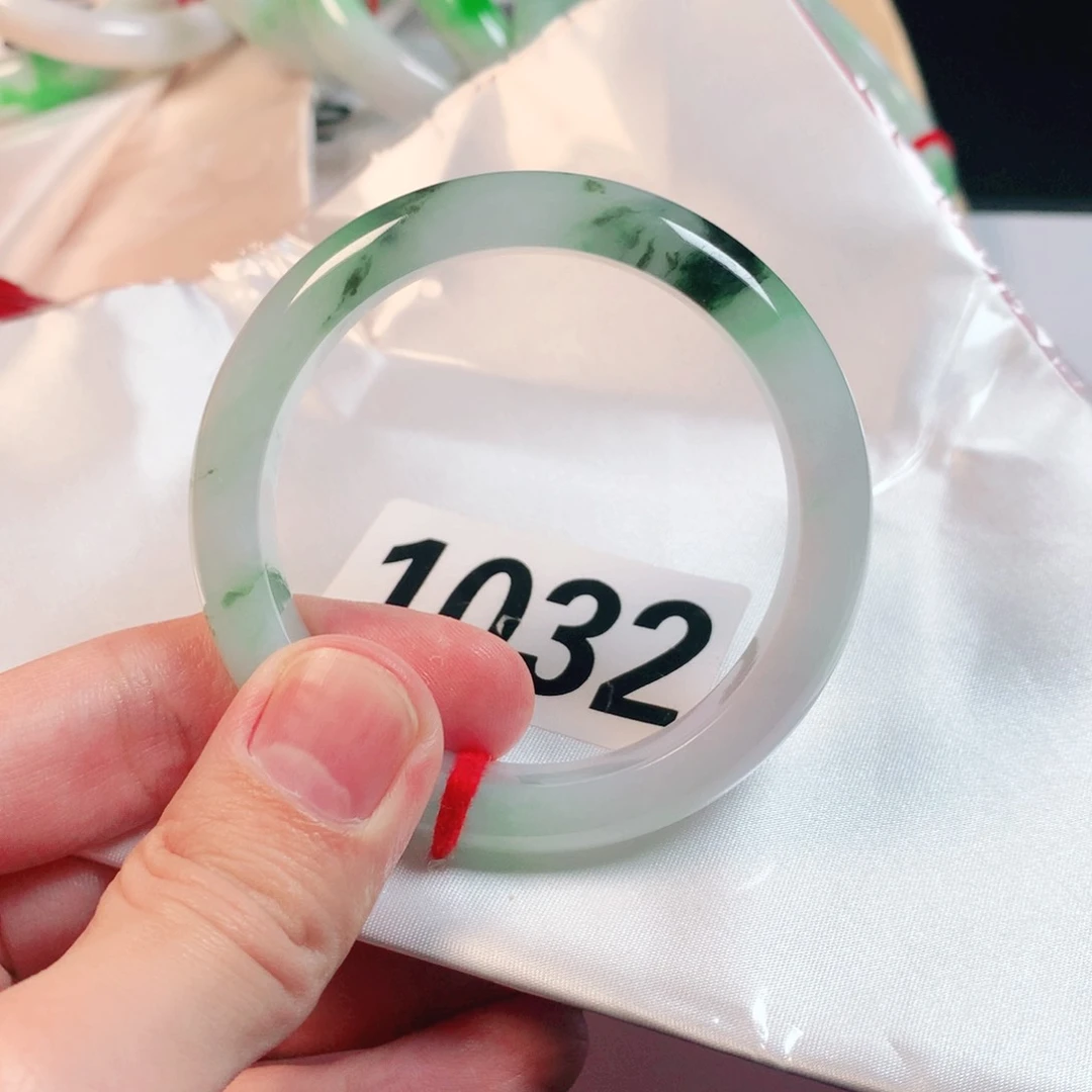 翡翠手镯未镶嵌翡翠手镯1032