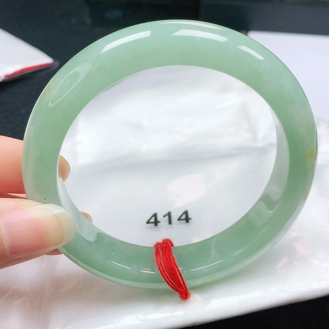 翡翠手镯未镶嵌正