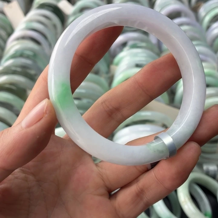 翡翠未镶嵌手镯翡翠手镯