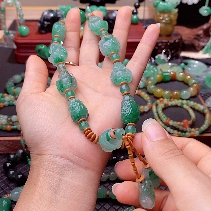 红***瑰石英质玉（非洲翠）未镶嵌串