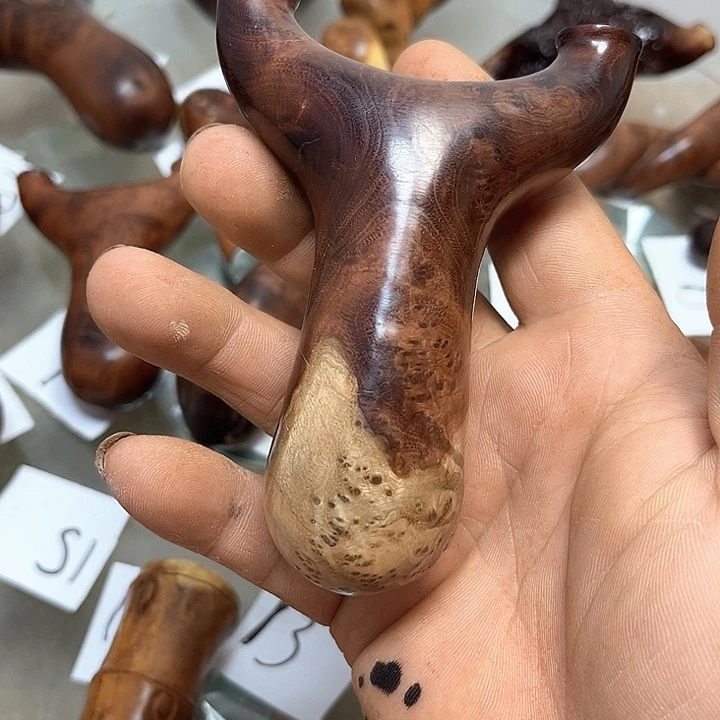 用***6木雕艺术品的制作方法和